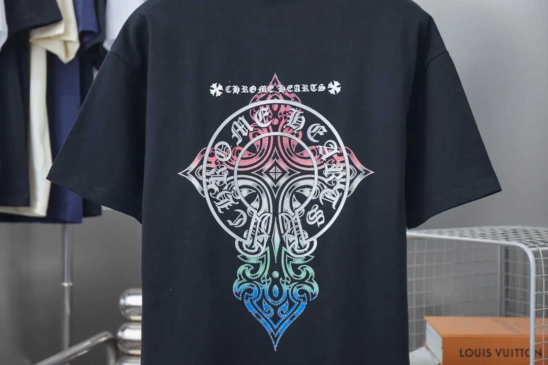 🅿️210 Ch*ome Hearte CH 25SS early spring new model, silicone printed hot diamond short sleeves, light luxury, essential item for daily commuting for men and women, correct version, welcome to compare, detailed features · 320g 100% pure cotton double yarn jersey fabric · Custom dyed in the same vat, special thickened 32 count double strand 1X1 thread · Digital direct printing cross✝️➕Imported Australian matte pearlescent diamonds➕Three-dimensional silicone heart pattern · Double-needle stitching across seams · Original main mark washed tag brand moisture-proof paper packaging Color: Black/White/Blue/Rose Size: S/M/L/XL